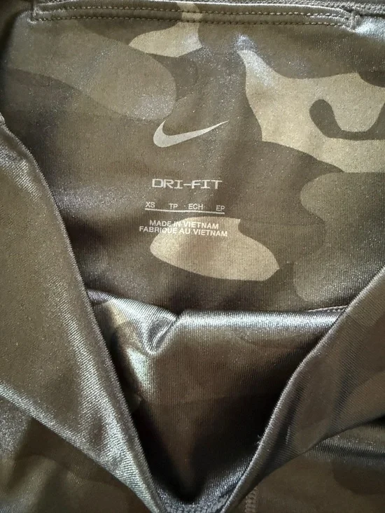 Nike Black Camo High-Waist Leggings - Picture 3 of 5
